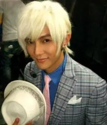 Fei Lun Hai - Bieleharo ked si na mna spomenul =).jpg